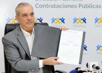 Presidente Abinader promulga la nueva Ley 47-25 de Contrataciones Públicas y sella un compromiso histórico con la transparencia