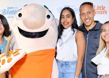 Little Caesars Pizza realiza función privada para clientes y creadores de contenido de la cinta los 4 Fantásticos: Primeros Pasos