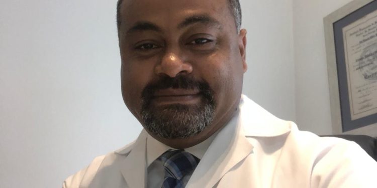 Corte de apelación anula sentencia en contra el doctor Asmín Aquino 