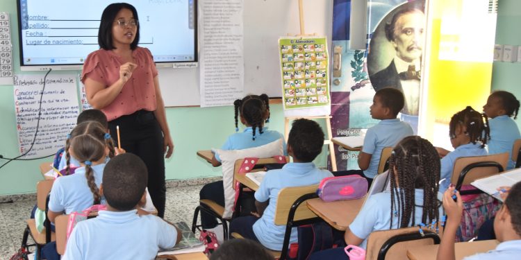 Ministerio de Educación activa segunda etapa del proceso de postulación a través del Registro de Elegibles orientada a la reubicación territorial de aspirantes