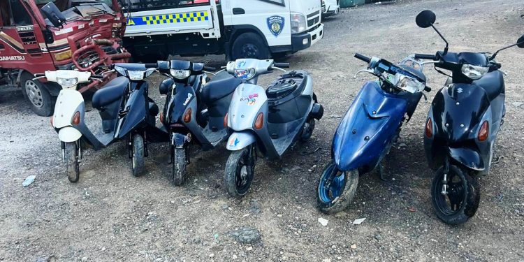 PN retiene 35 motocicletas y detiene a 15 personas sorprendidas en carreras clandestinas y calibrando en Hato Mayor