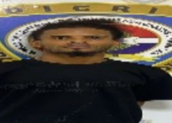 Policía recupera celulares robados, apresa dos y les ocupa armas de fuego en Los Guaricanos, SDN