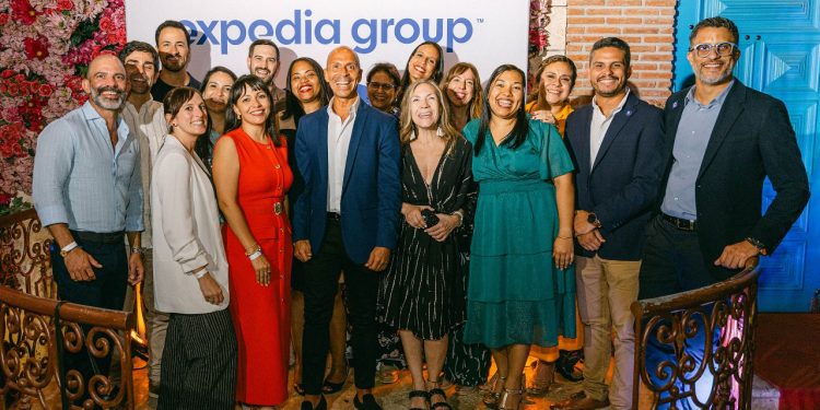 Otorgan a Casas del XVI el premio “Mejor Experiencia del Huésped 2025”