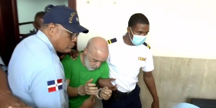 Imponen garantía de 500 mil, presentación e impedimento a Ángel Martínez por difamación