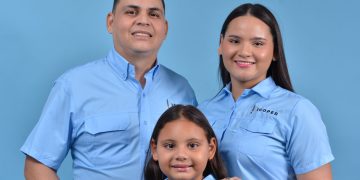 Pareja venezolana revoluciona la educación en República Dominicana al impartir conocimientos que transforman vidas