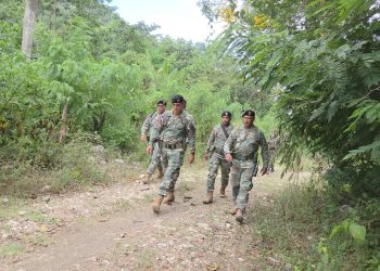 Comandante del Ejército recorre puestos fronterizos de provincias Elías Piña e Independencia