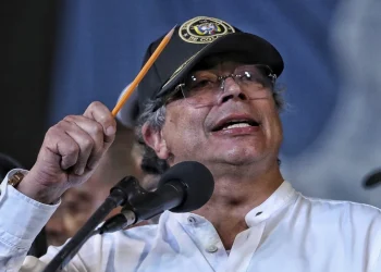 Fiscalía colombiana abre indagación por supuesto plan para sacar a Petro del poder