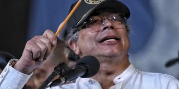 Fiscalía colombiana abre indagación por supuesto plan para sacar a Petro del poder