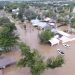 Inundaciones en Texas dejan más de 100 muertos, búsquedas continúan