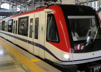 Tras cinco días de caos reabren estaciones del Metro en Villa Mella