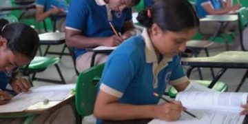 Aprueban proyecto de ley que busca que estudiantes participen en servicios electorales antes de graduarse