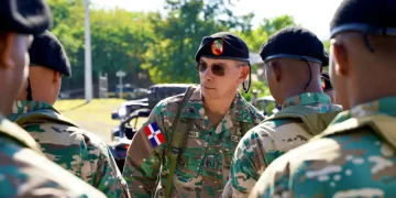 Comandante General del ERD recorre Carretera Internacional en la frontera
