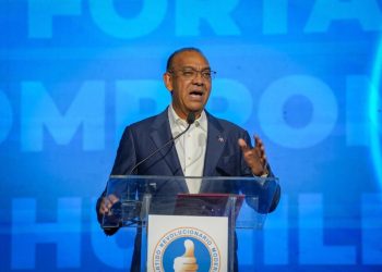 Deligne resalta inversiones de Abinader en SDE, “municipio grande y dinámico”