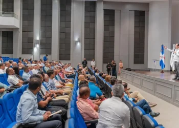 INABIE acuerda con suplidores acelerar entrega de utilería escolar