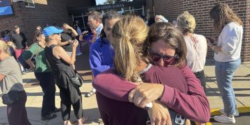 Tragedia en Minneapolis: tiroteo en escuela católica deja al menos tres muertos y 20 heridos