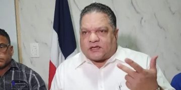 Mario Díaz llama a perremeístas a defender gestión de Abinader con datos