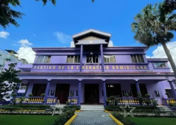 Renuncian cuatro miembros del Comité Central del PLD