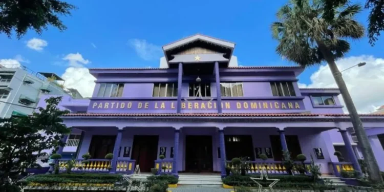 Renuncian cuatro miembros del Comité Central del PLD