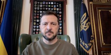 Zelenski dice que la cumbre de Alaska debería abrir el camino a un diálogo a tres bandas