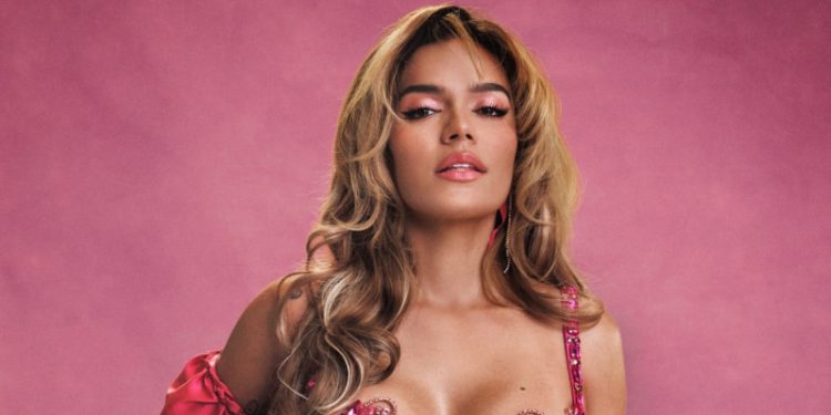 Karol G encabezará el espectáculo de medio tiempo durante la transmisión exclusiva de la NFL en YouTube