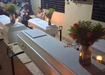 Velan en Cotuí los restos de madre e hijos fallecidos por envenenamiento en SDE