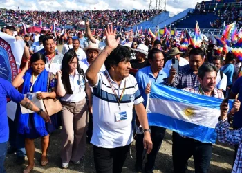 Evo Morales llama a votar nulo o en blanco en Bolivia y lidera las encuestas