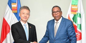 Embajador de China elogia modelo dominicano de asistencia alimentaria para población vulnerable