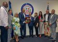 Héctor Acosta “El Torito” recibe la máxima distinción en el Consulado Dominicano de Nueva York