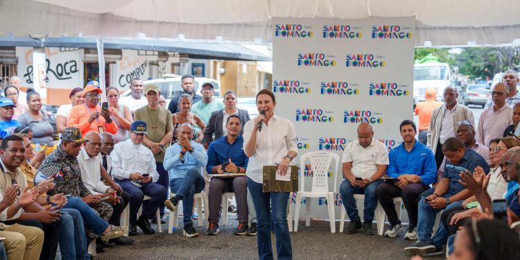 Carolina lleva soluciones al ensanche Espaillat