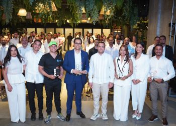 Los Plus RD lo hacen de nuevo: Éxito total del Panel con Juan Ariel Jiménez en La Vega