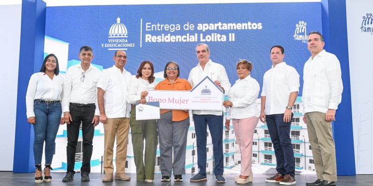 Ministerio de la Mujer entrega RD$ 6,940,000.00 millones de pesos en Bono Mujer en Hato Nuevo de Manoguayabo en SDO