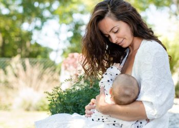 La SISALRIL dispensa más de 1.1 millones en Subsidio por Lactancia a 60 mil madres trabajadoras