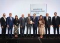 Universal impulsa la educación con el auspicio de un libro sobre seguros