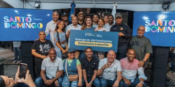 Carolina ilumina al Ensanche Luperón con 480 luminarias LED instaladas