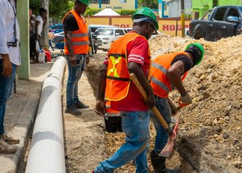 Avanzan en realización de obras que beneficiarán más de 67 mil personas en SDE