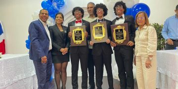 Tamboril reconoce a jóvenes destacados y honra labor del cónsul dominicano en Nueva York