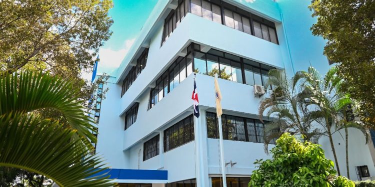 Suspenden temporalmente resolución sobre seguro obligatorio y convoca consulta pública