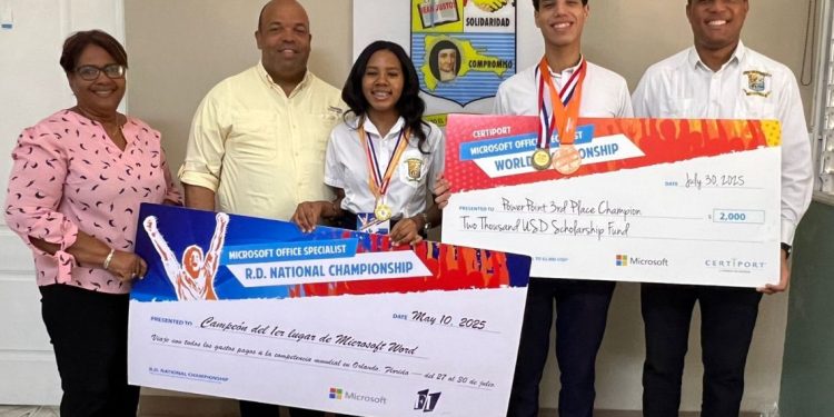 Estudiantes de la Regional 15 de Educación ganan Competencia Mundial de Tecnología
