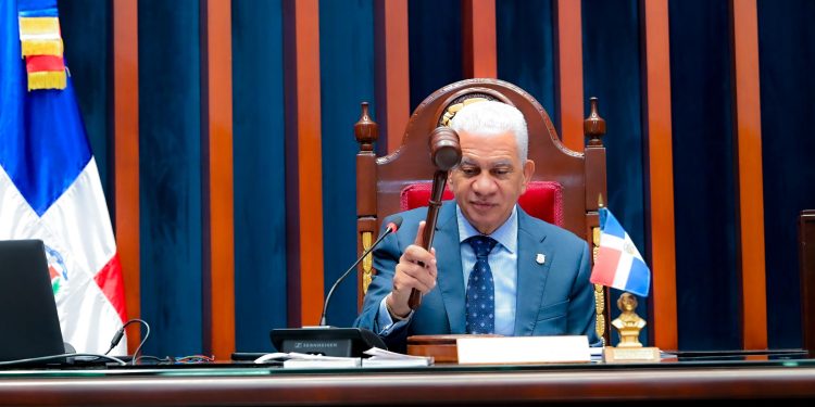 Pleno del Senado remite a Comisión Especial proyecto de ley orgánica que modifica el Código de Trabajo