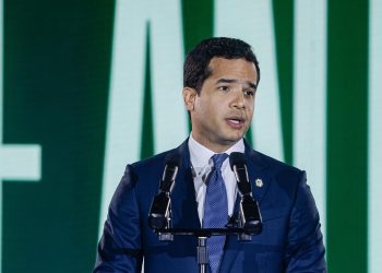 Omar Fernández rinde cuentas de su primer año de gestión como senador