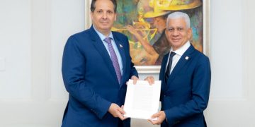 Presidente del Senado recibe del ministro de Salud Pública propuesta modificación a Ley de Salud Mental