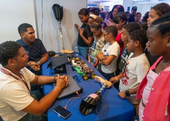 Dío Astacio inaugura primer Congreso Internacional de Transformación Digital e IA 2025