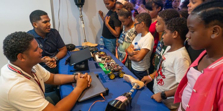 Dío Astacio inaugura primer Congreso Internacional de Transformación Digital e IA 2025