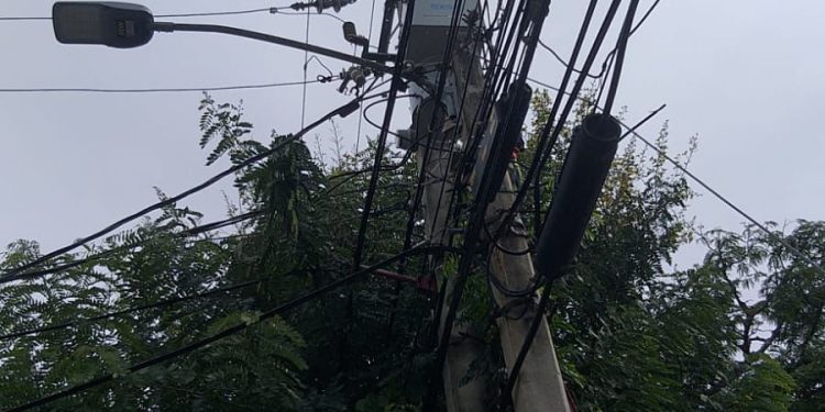 Edesur Dominicana coloca nuevo transformador en beneficio de residentes de sector El Millón del Distrito Nacional