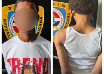 PN junto al MP apresa a dos jóvenes  captados en video asaltando a una señora en San Cristóbal