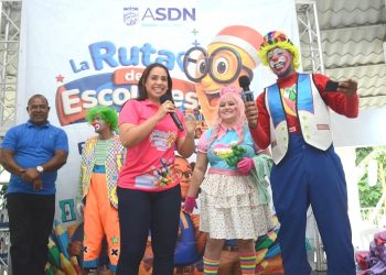 Alcaldesa Betty Gerónimo culmina con éxito entrega de útiles escolares beneficiando a más de 10,000 niños