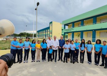 Presidente Luis Abinader y ministro Luis Miguel De Camps inauguran politécnico en Navarrete que beneficiará a más de 800 estudiantes