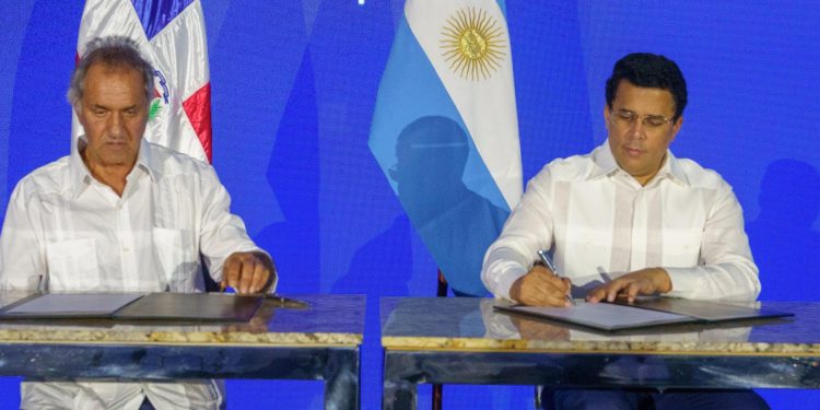 RD y Argentina firman acuerdo para fortalecer intercambio turistico