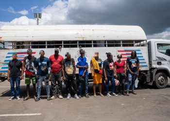 Detienen a 1,120 y se repatrían a 1,219 haitianos en situación irregular