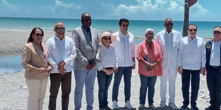 Turismo inicia trabajos de remozamiento playa Linda en Nizao    